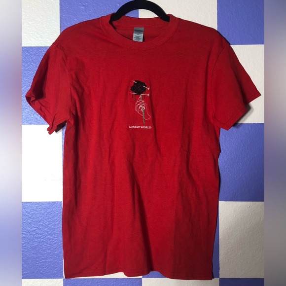 NWOT Lonely World Pinned Roses Embroidered Tee in Red - Picture 2 of 8